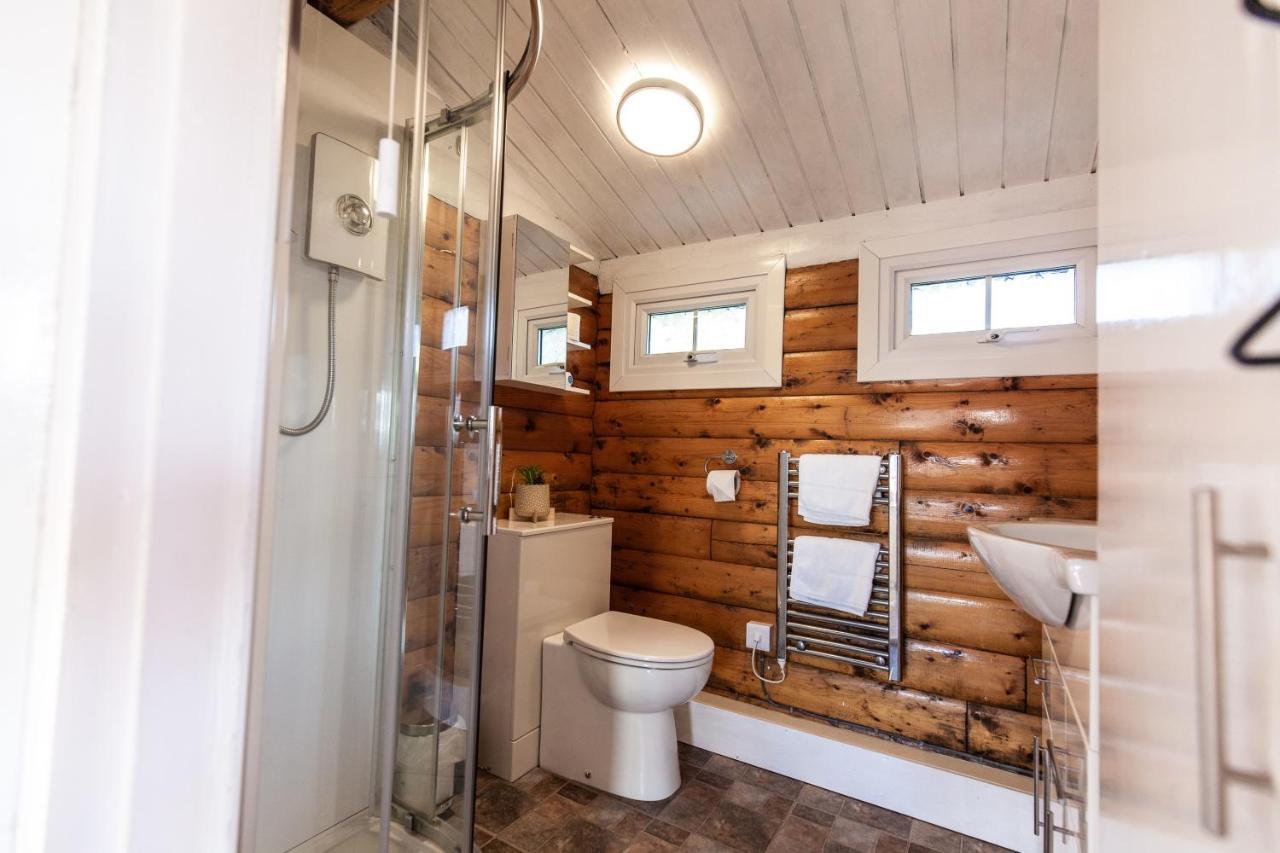 Welsh Retreat 2 Bedroom Log Cabin - Seren Property Trawsfynydd 외부 사진