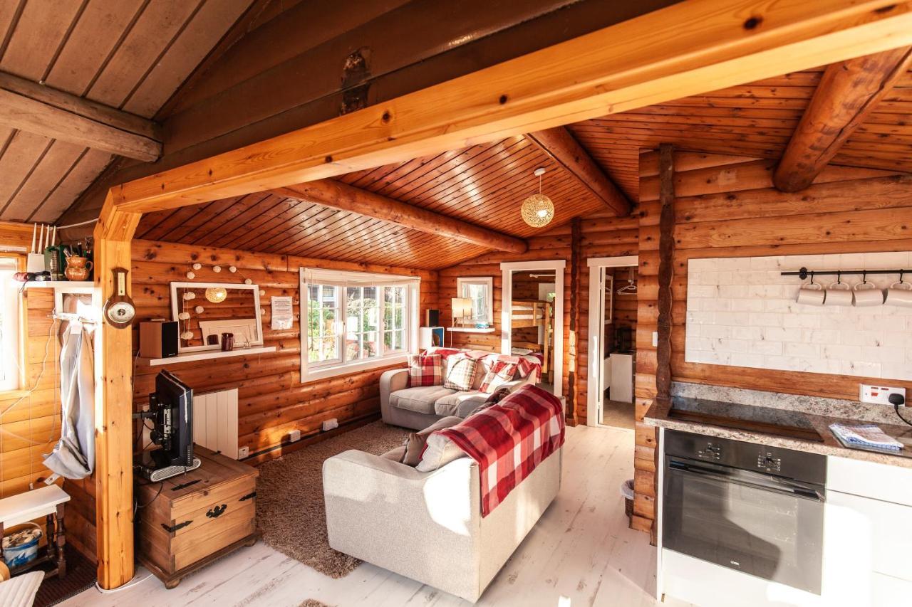 Welsh Retreat 2 Bedroom Log Cabin - Seren Property Trawsfynydd 외부 사진